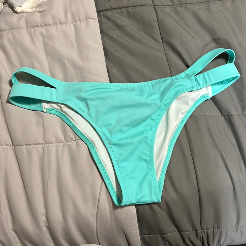 Bikini bottoms